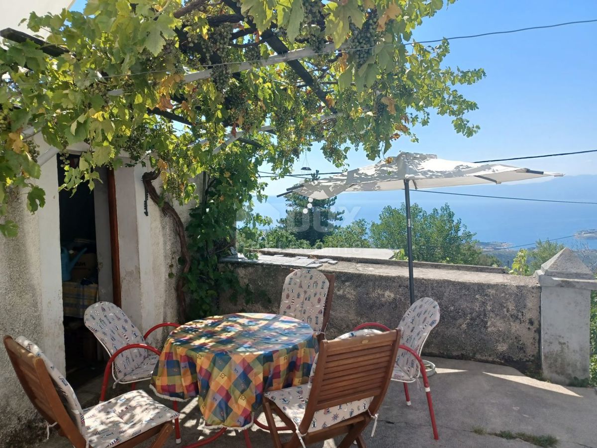 RIJEKA, HRELJIN - casa bifamiliare 150m2 con vista mare + dintorni 650m2