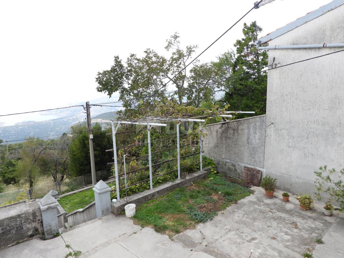 RIJEKA, HRELJIN - casa bifamiliare 150m2 con vista mare + dintorni 650m2