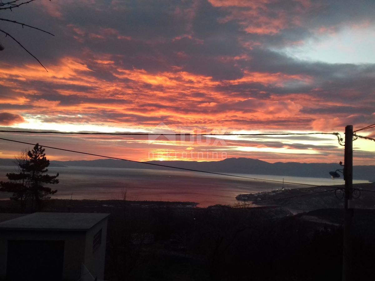 RIJEKA, HRELJIN - casa bifamiliare 150m2 con vista mare + dintorni 650m2