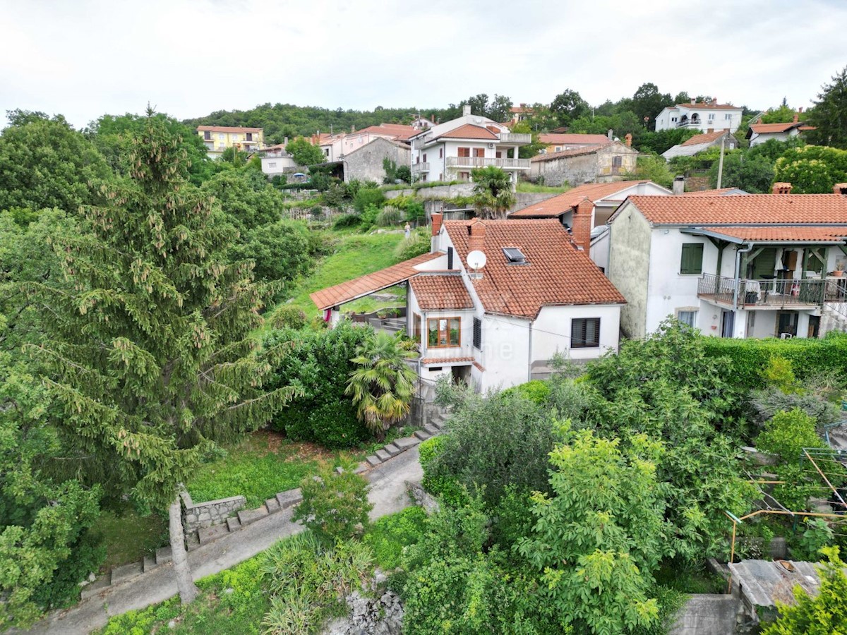 OPATIJA, KASTAV, TRINAJSTIĆI - casa 110m2 con vista mare + garage 90m2 + annessi 45m2 + ambiente 4100m2