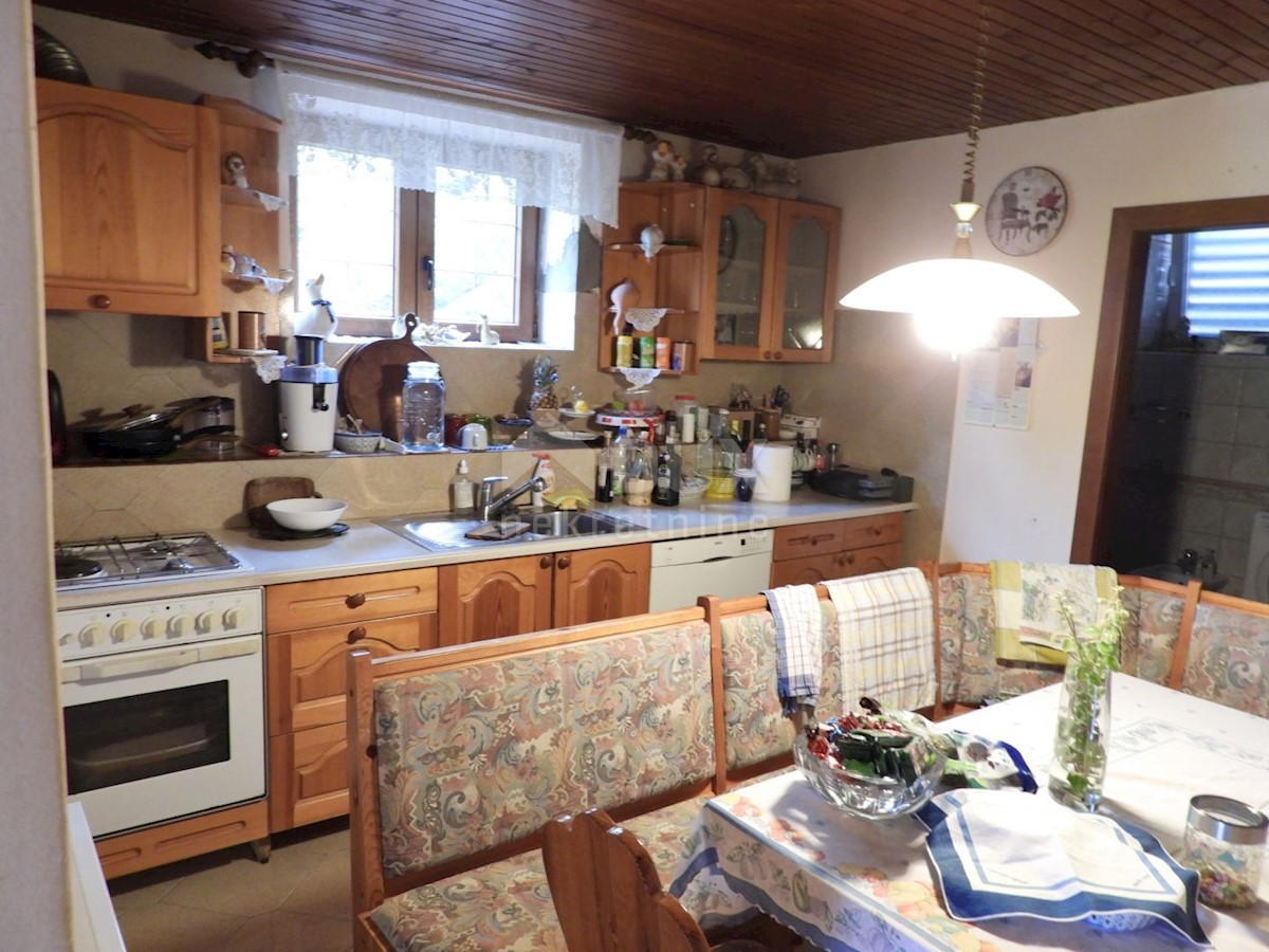 OPATIJA, KASTAV, TRINAJSTIĆI - casa 110m2 con vista mare + garage 90m2 + annessi 45m2 + ambiente 4100m2