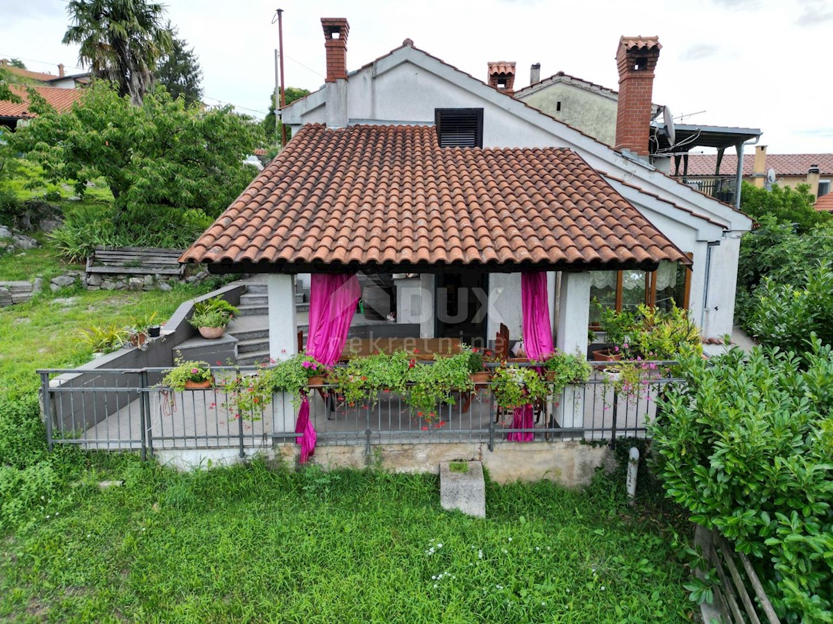 OPATIJA, KASTAV, TRINAJSTIĆI - casa 110m2 con vista mare + garage 90m2 + annessi 45m2 + ambiente 4100m2