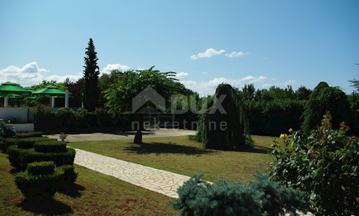 ISTRIA, POREČ - Hotel con piscina e ampio giardino!