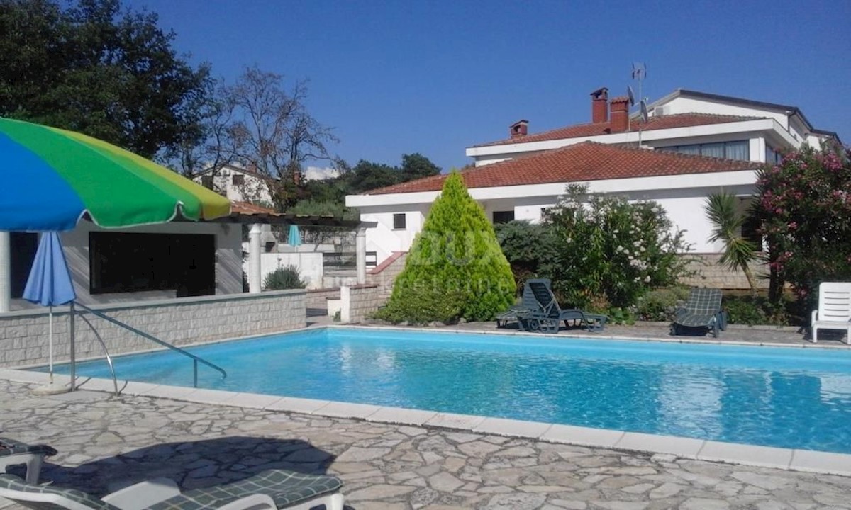 ISTRIA, POREČ - Hotel con piscina e ampio giardino!