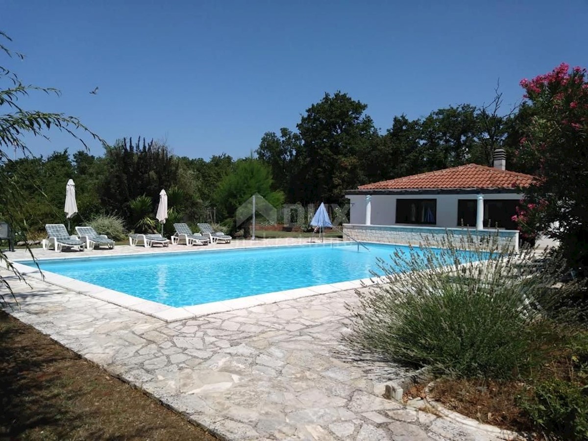 ISTRIA, POREČ - Hotel con piscina e ampio giardino!