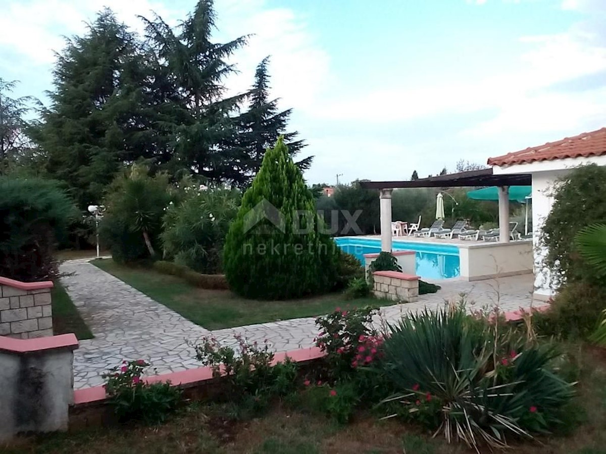 ISTRIA, POREČ - Hotel con piscina e ampio giardino!