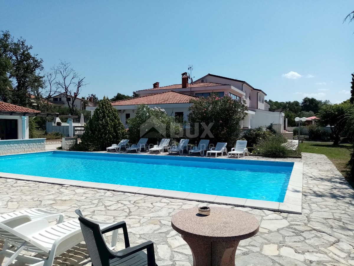 ISTRIA, POREČ - Hotel con piscina e ampio giardino!