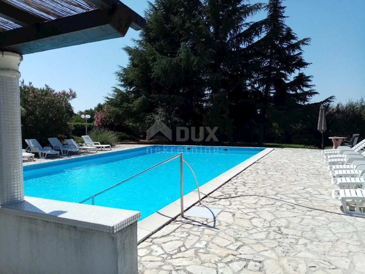 ISTRIA, POREČ - Hotel con piscina e ampio giardino!