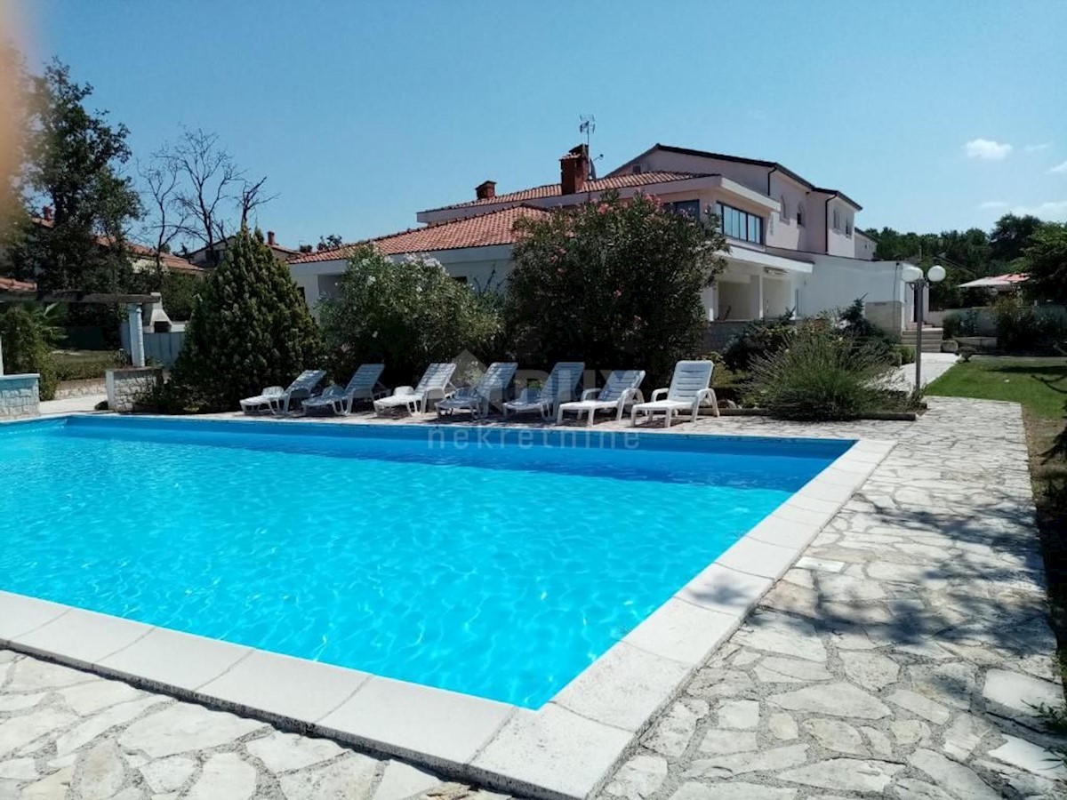 ISTRIA, POREČ - Hotel con piscina e ampio giardino!