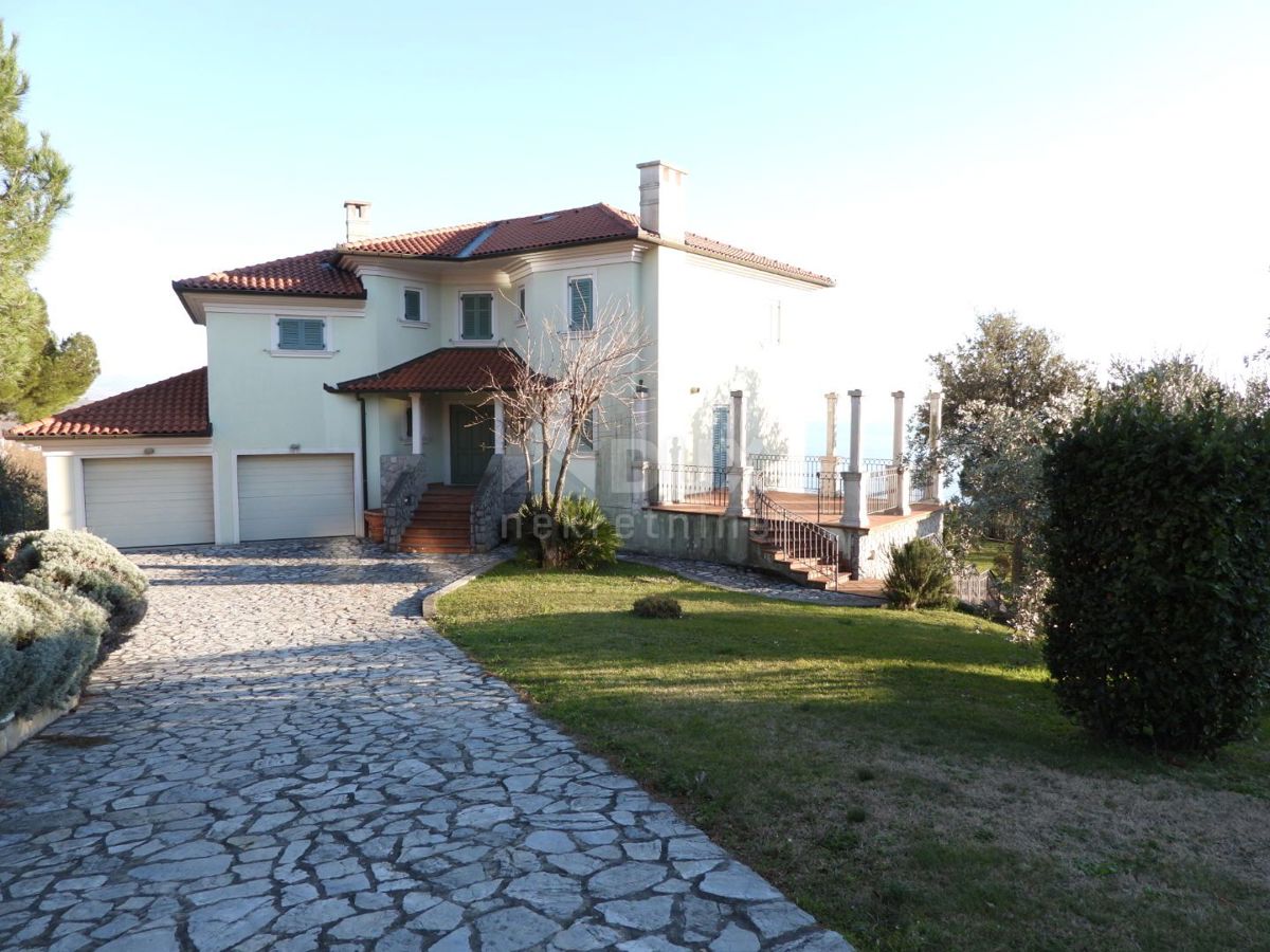 OPATIJA, POBRI - villa / casa a tre piani - indipendente 505m² + 1240m2 ambiente