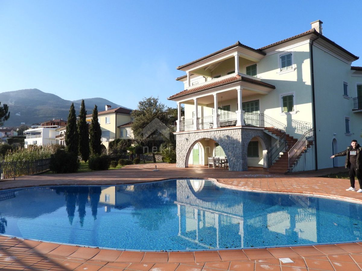 OPATIJA, POBRI - villa / casa a tre piani - indipendente 505m² + 1240m2 ambiente