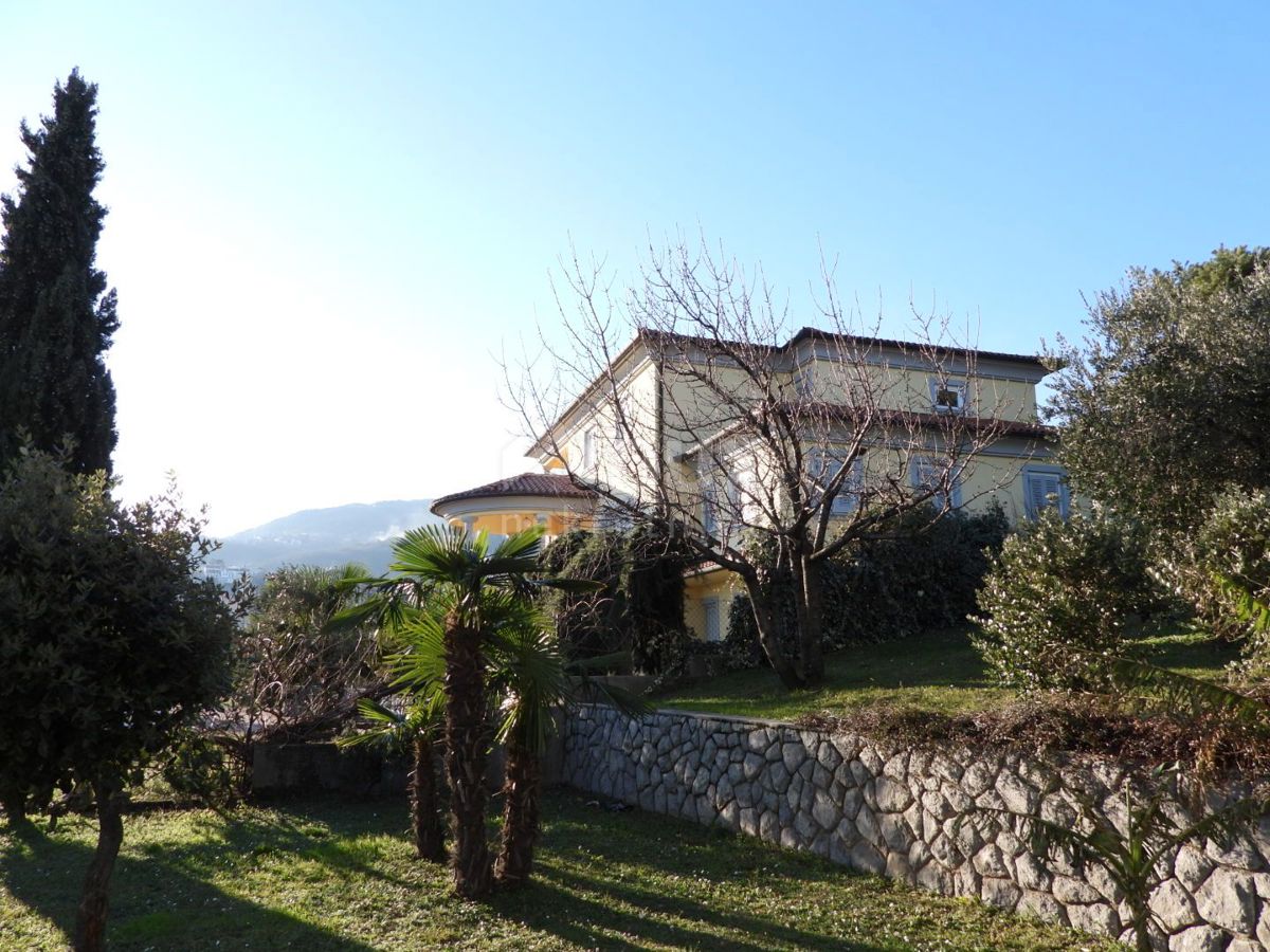 OPATIJA, POBRI - villa / casa a tre piani - indipendente 505m² + 1240m2 ambiente