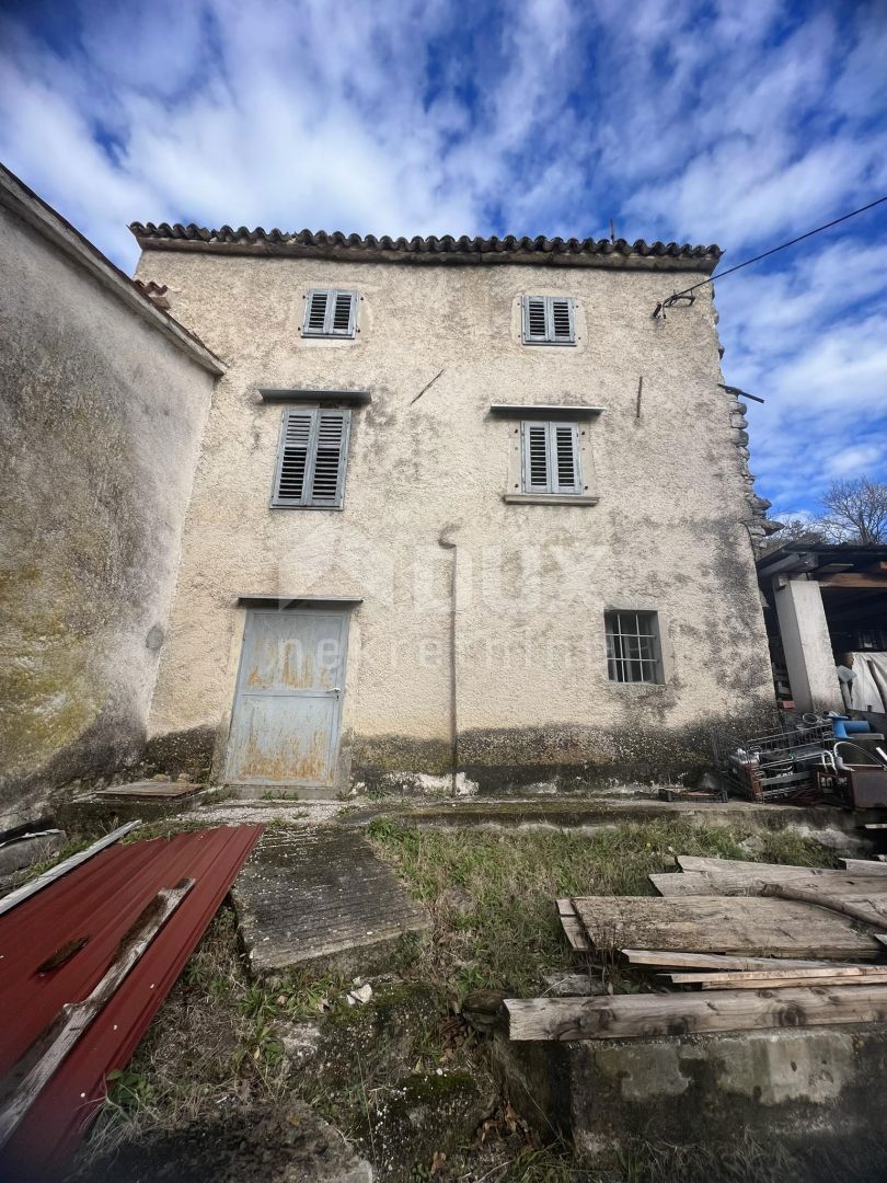 ISTRIA, BUZET - Due case con ampio terreno nella natura incontaminata