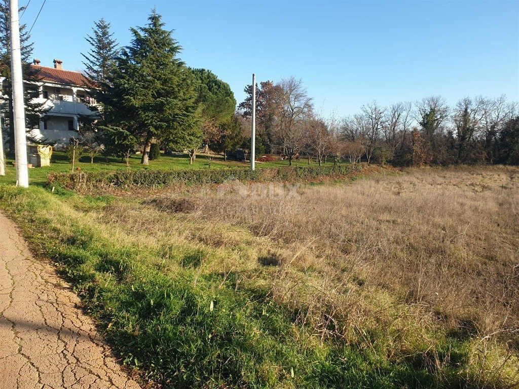 ISTRIA, KAŠTELIR - Terreno edificabile in ottima posizione