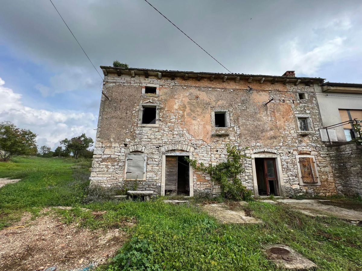 ISTRIA, BARBAN - Complesso composto da due fabbricati da ristrutturare