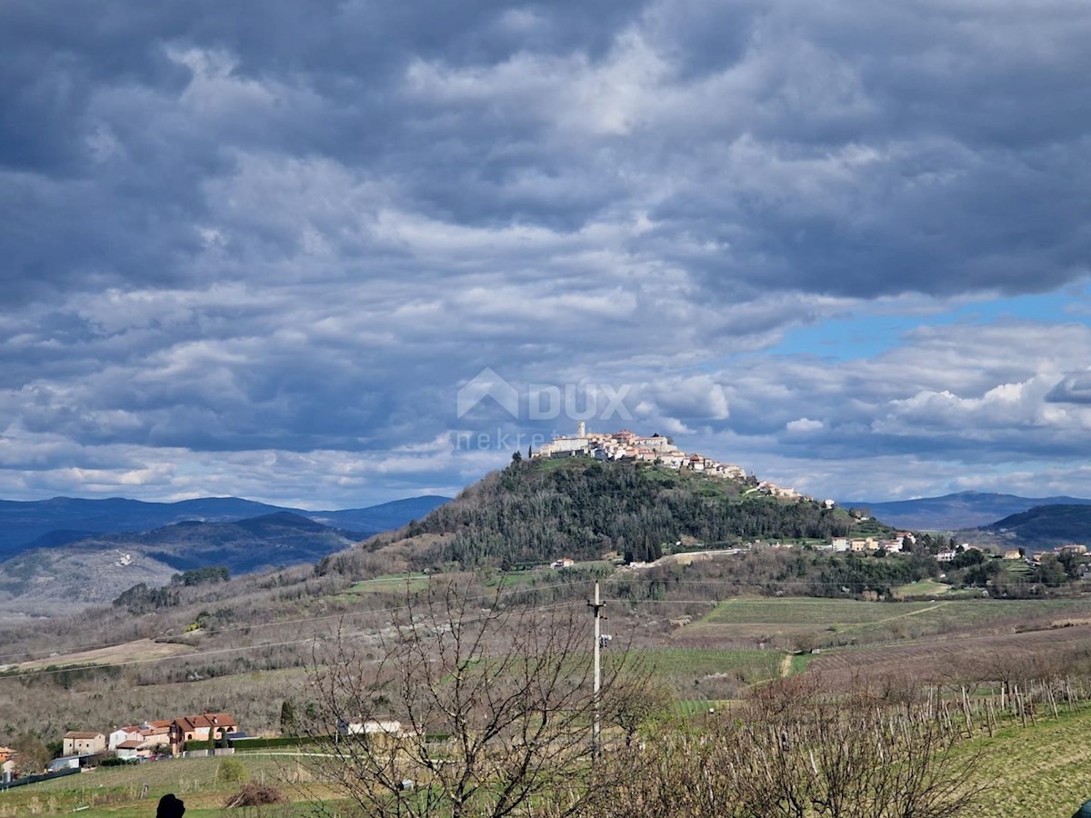 ISTRIA, MOTOVUN - Terreno con vista impressionante