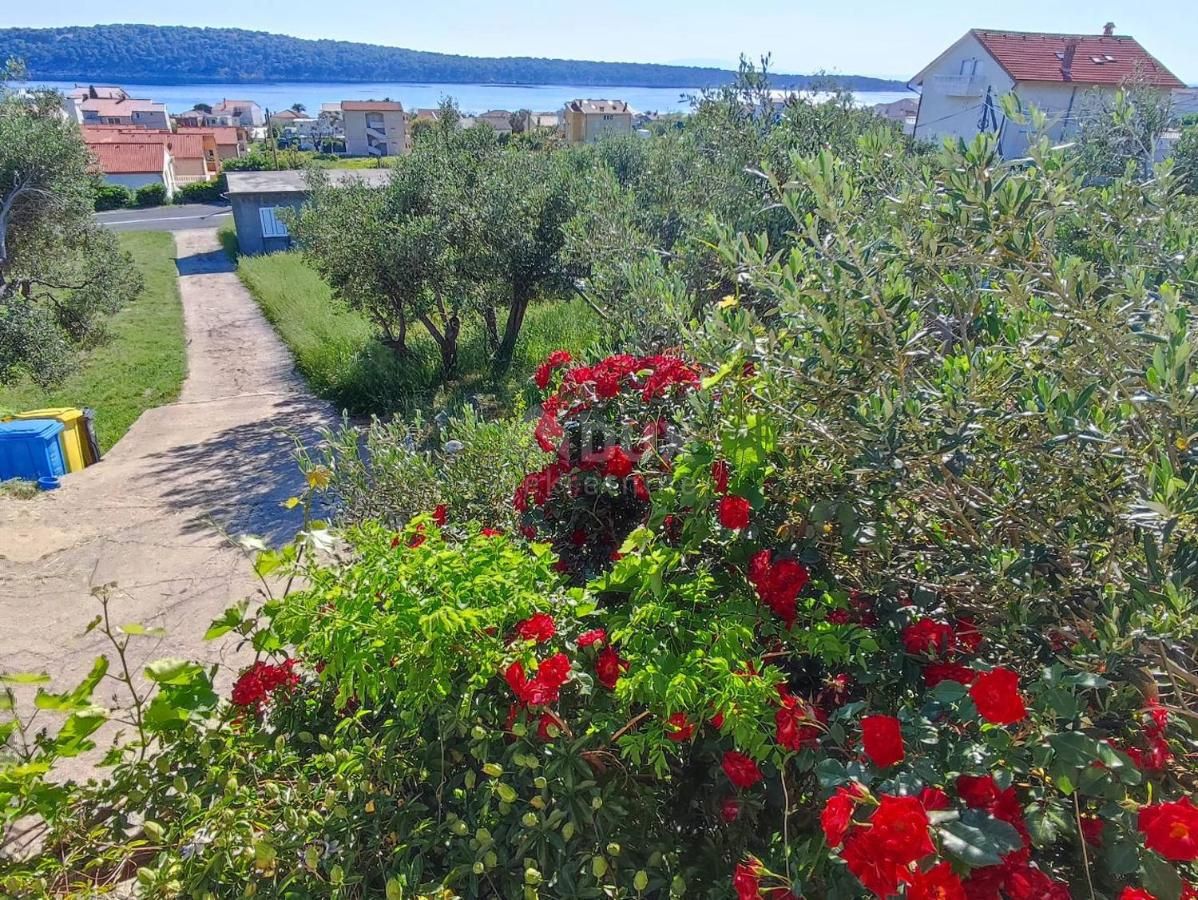 ISOLA DI RAB, BARBAT - Casa con 5 appartamenti immersa nella natura