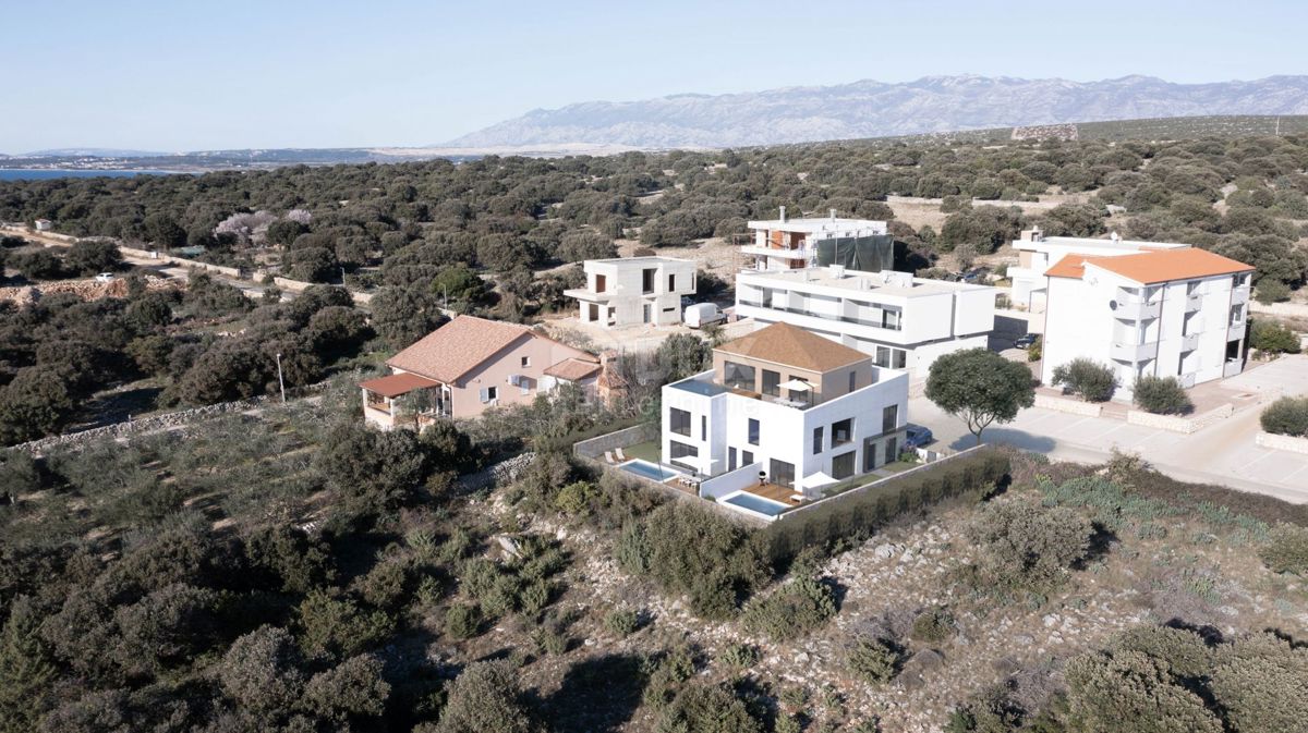 ISOLA DI PAG, MANDRE, bilocale con piscina e giardino