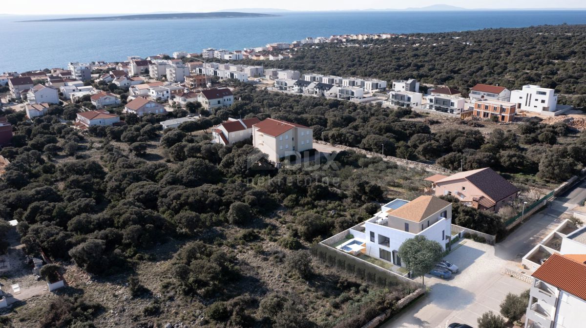 ISOLA DI PAG, MANDRE, bilocale con piscina e giardino