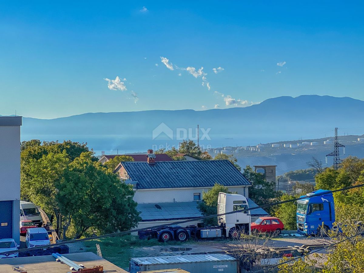 RIJEKA, HRELJIN - appartamento più grande in un nuovo edificio con balcone e piscina