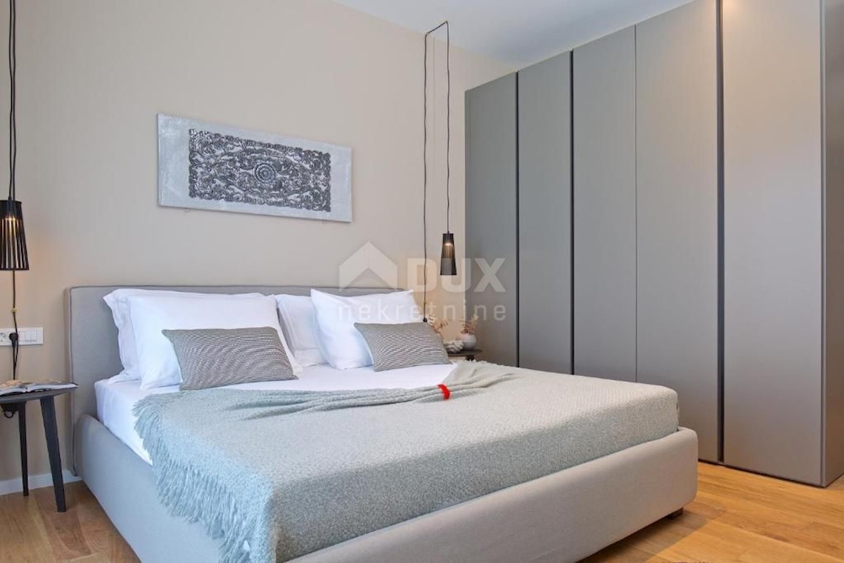 ISTRIA, BRTONIGLA - Villa moderna con vista mare