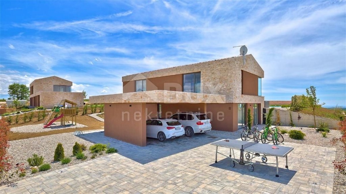 ISTRIA, BRTONIGLA - Villa moderna con vista mare
