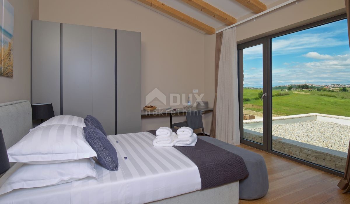 ISTRIA, BRTONIGLA - Villa moderna con vista mare