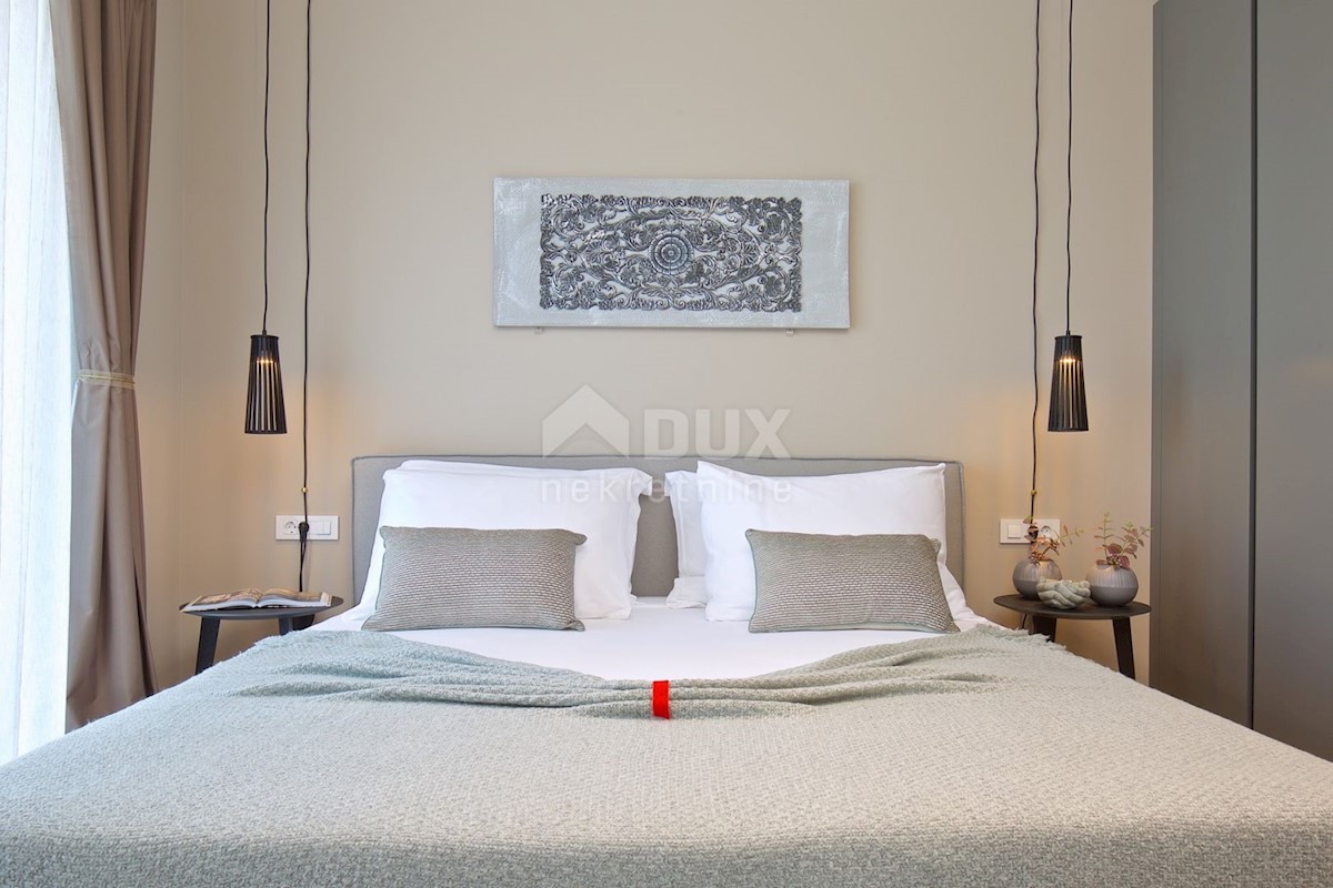 ISTRIA, BRTONIGLA - Villa moderna con vista mare