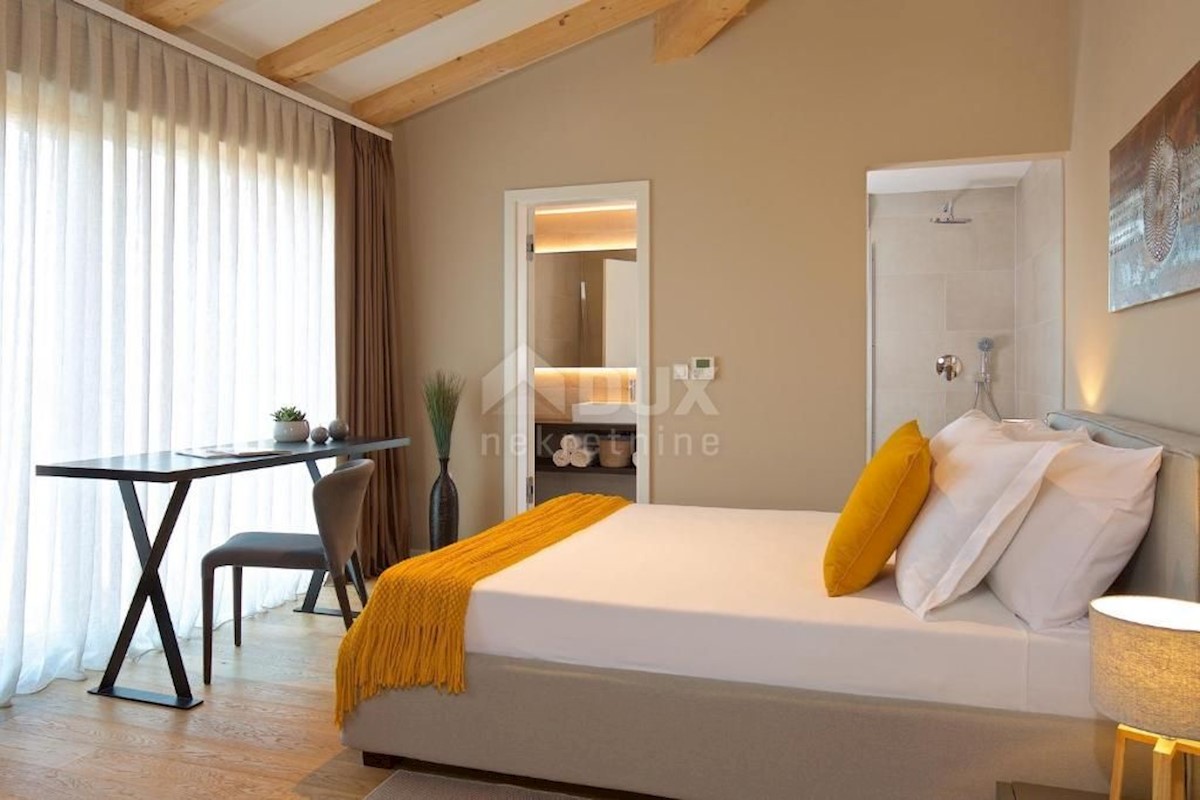 ISTRIA, BRTONIGLA - Villa moderna con vista mare