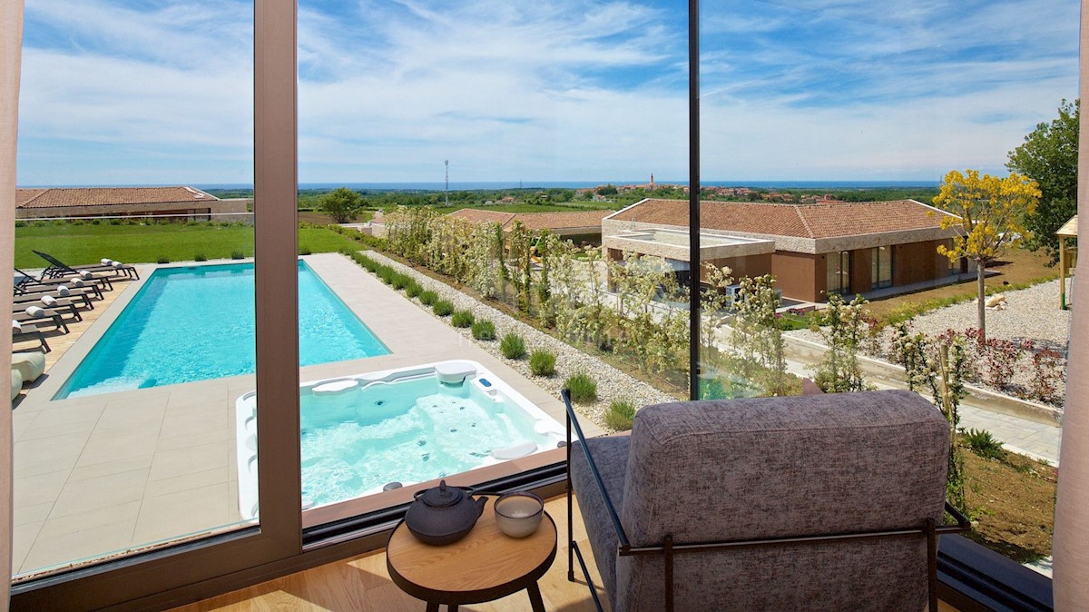 ISTRIA, BRTONIGLA - Villa moderna con vista mare