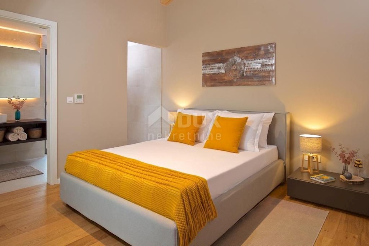 ISTRIA, BRTONIGLA - Villa moderna con vista mare