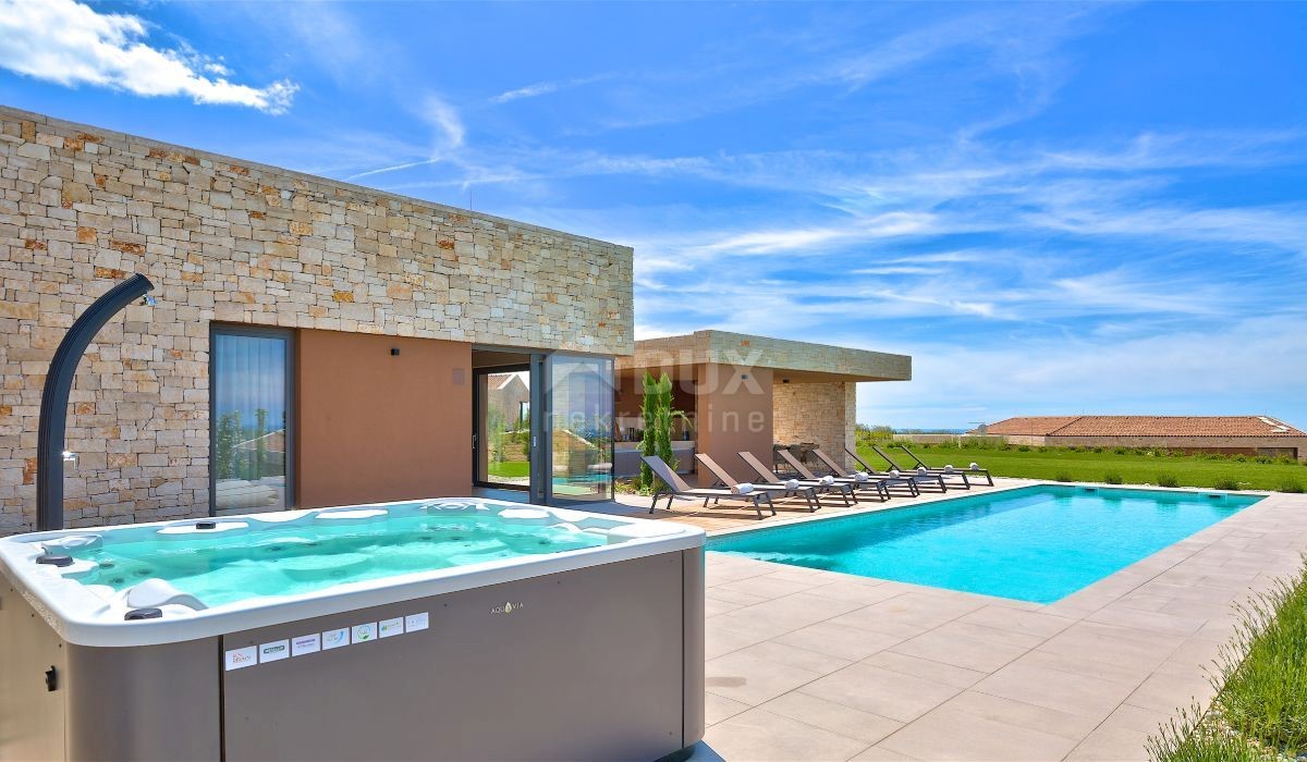 ISTRIA, BRTONIGLA - Villa moderna con vista mare