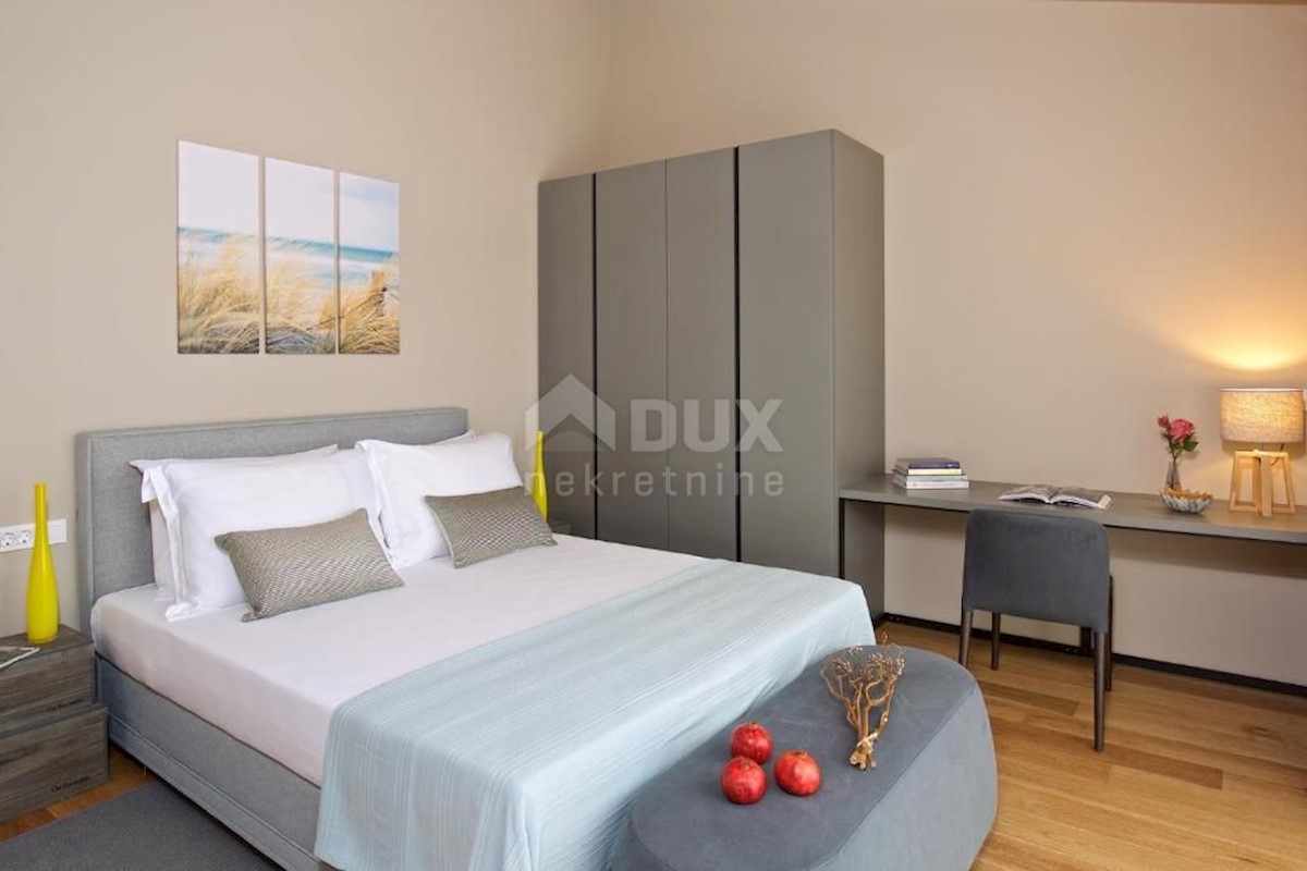 ISTRIA, BRTONIGLA - Villa moderna con vista mare