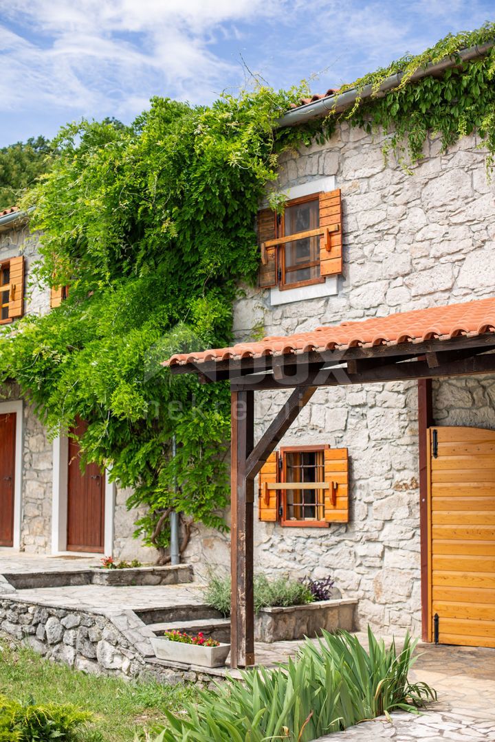 ISTRIA, LUPOGLAV - Casa autoctona in pietra d'Istria in una zona appartata