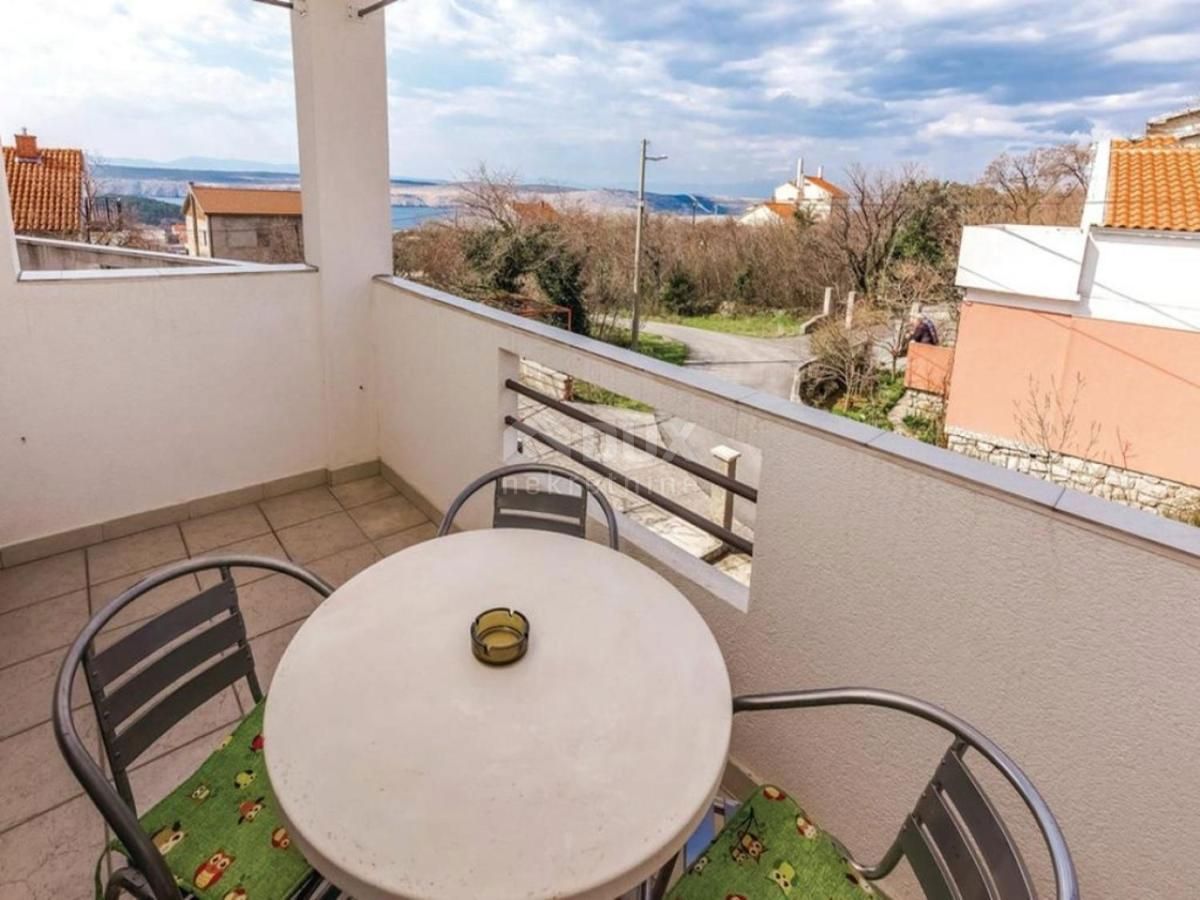 CRIKVENICA, JADRANOVO - bella casa indipendente con sette appartamenti