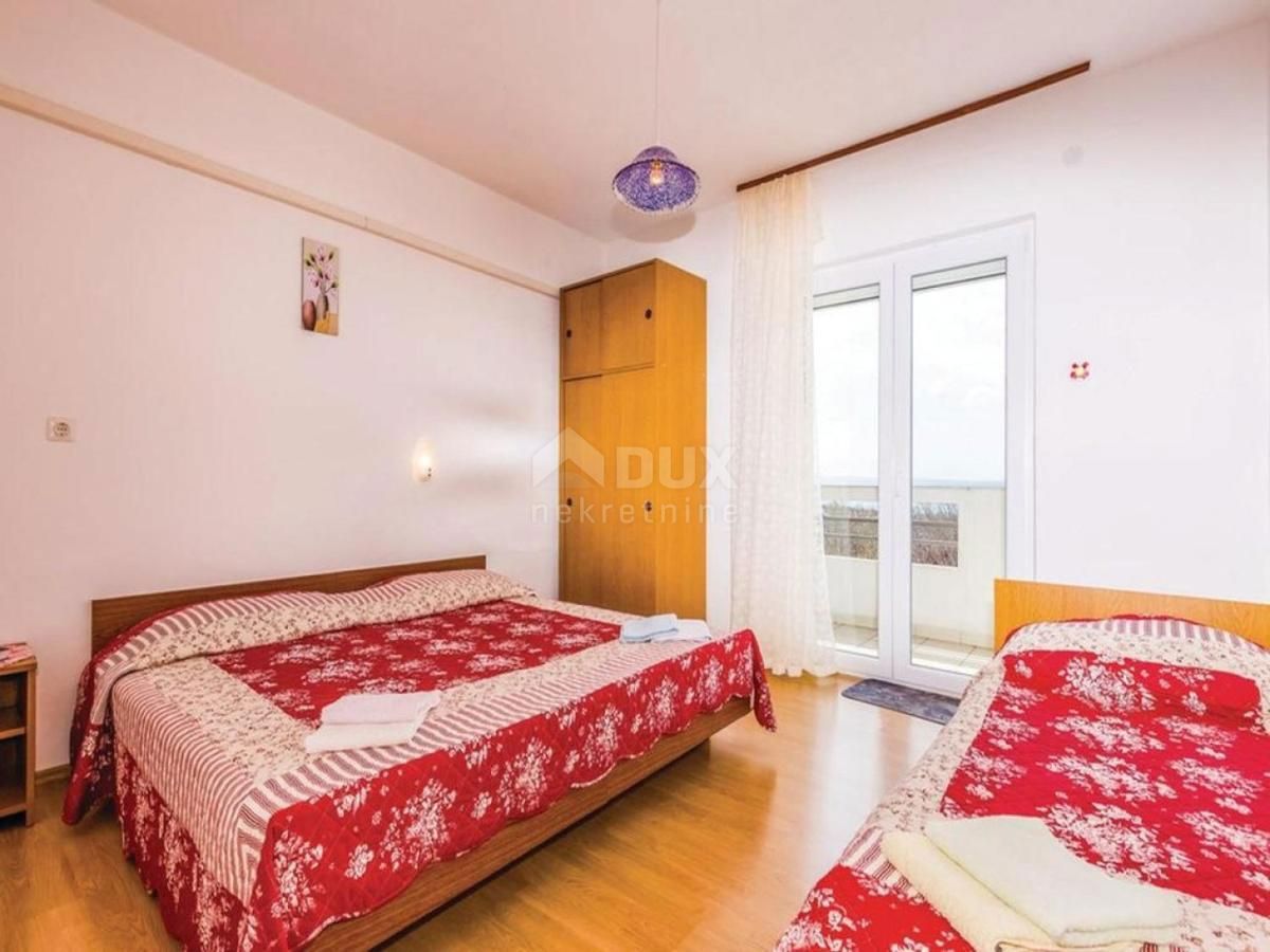 CRIKVENICA, JADRANOVO - bella casa indipendente con sette appartamenti