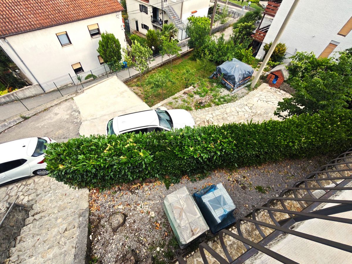 VIŠKOVO - Casa indipendente, due appartamenti, garage, giardino!