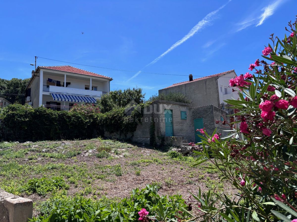 ISOLA VRGADA - Casa con suggestiva vista mare