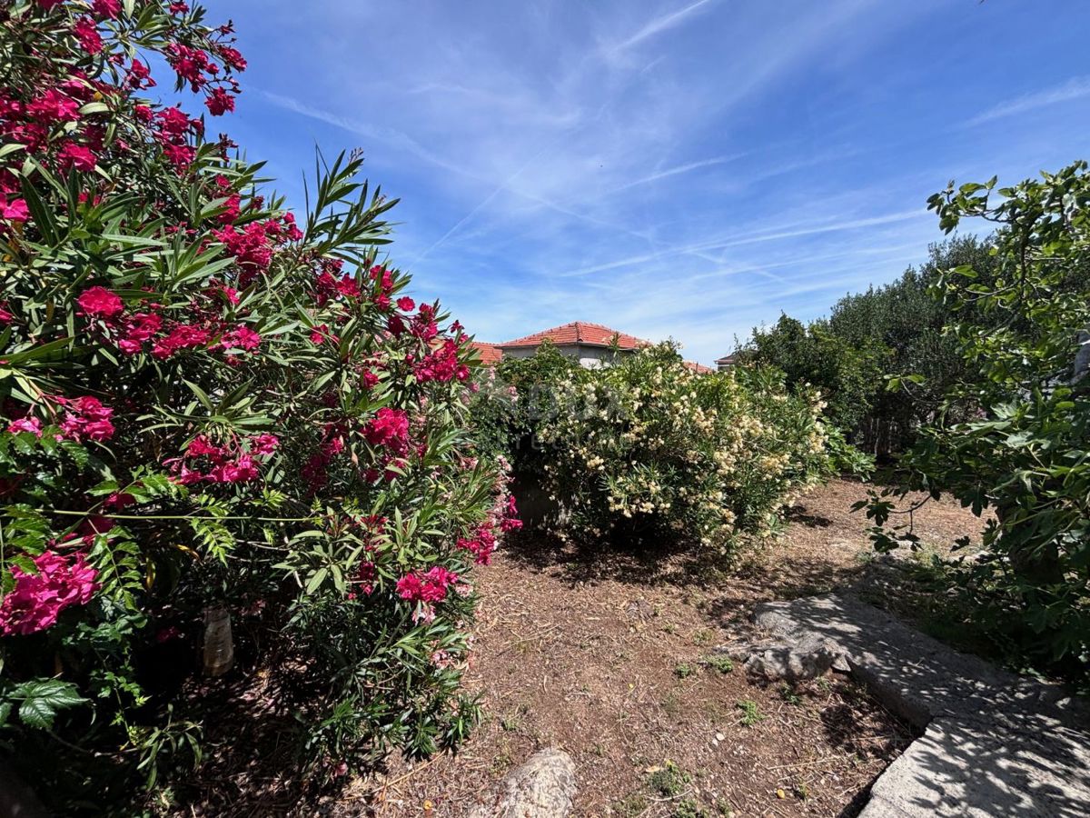 ISOLA VRGADA - Casa con suggestiva vista mare