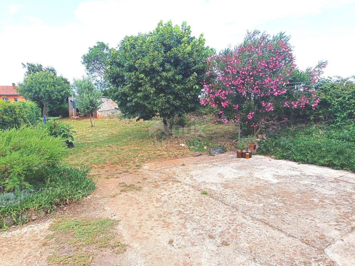 ISTRIA, VALTURA Piano terra con cortile in posizione tranquilla - 2 km dal mare!