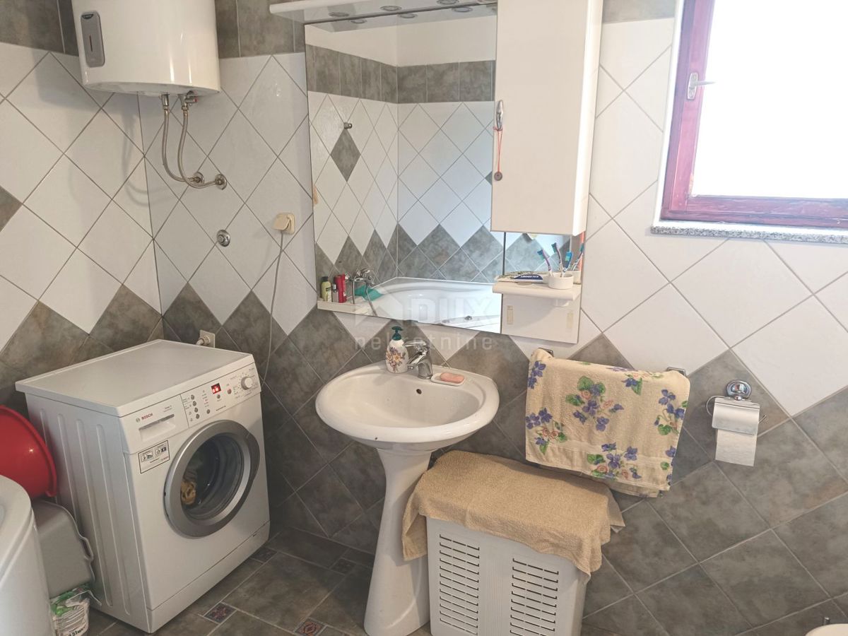 ISTRIA, VALTURA Piano terra con cortile in posizione tranquilla - 2 km dal mare!