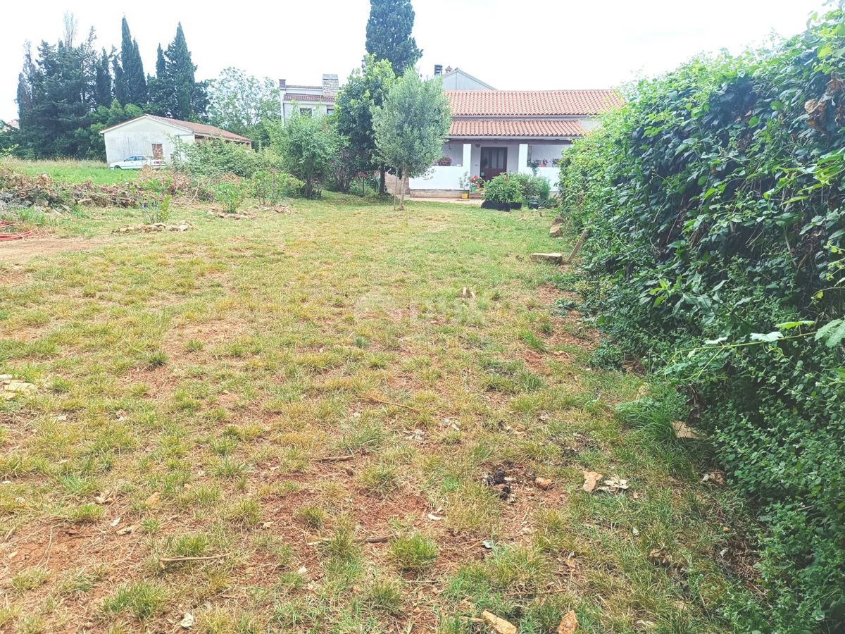 ISTRIA, VALTURA Piano terra con cortile in posizione tranquilla - 2 km dal mare!