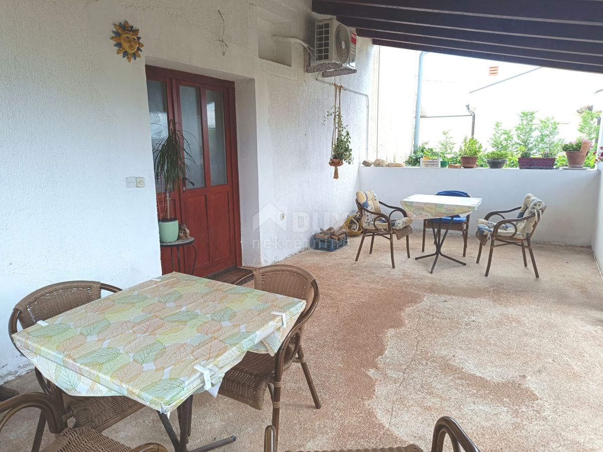 ISTRIA, VALTURA Piano terra con cortile in posizione tranquilla - 2 km dal mare!