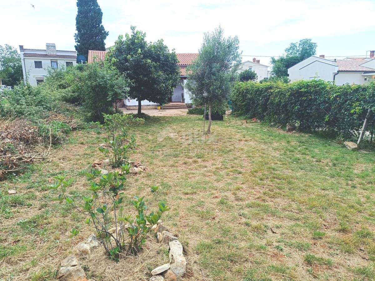 ISTRIA, VALTURA Piano terra con cortile in posizione tranquilla - 2 km dal mare!