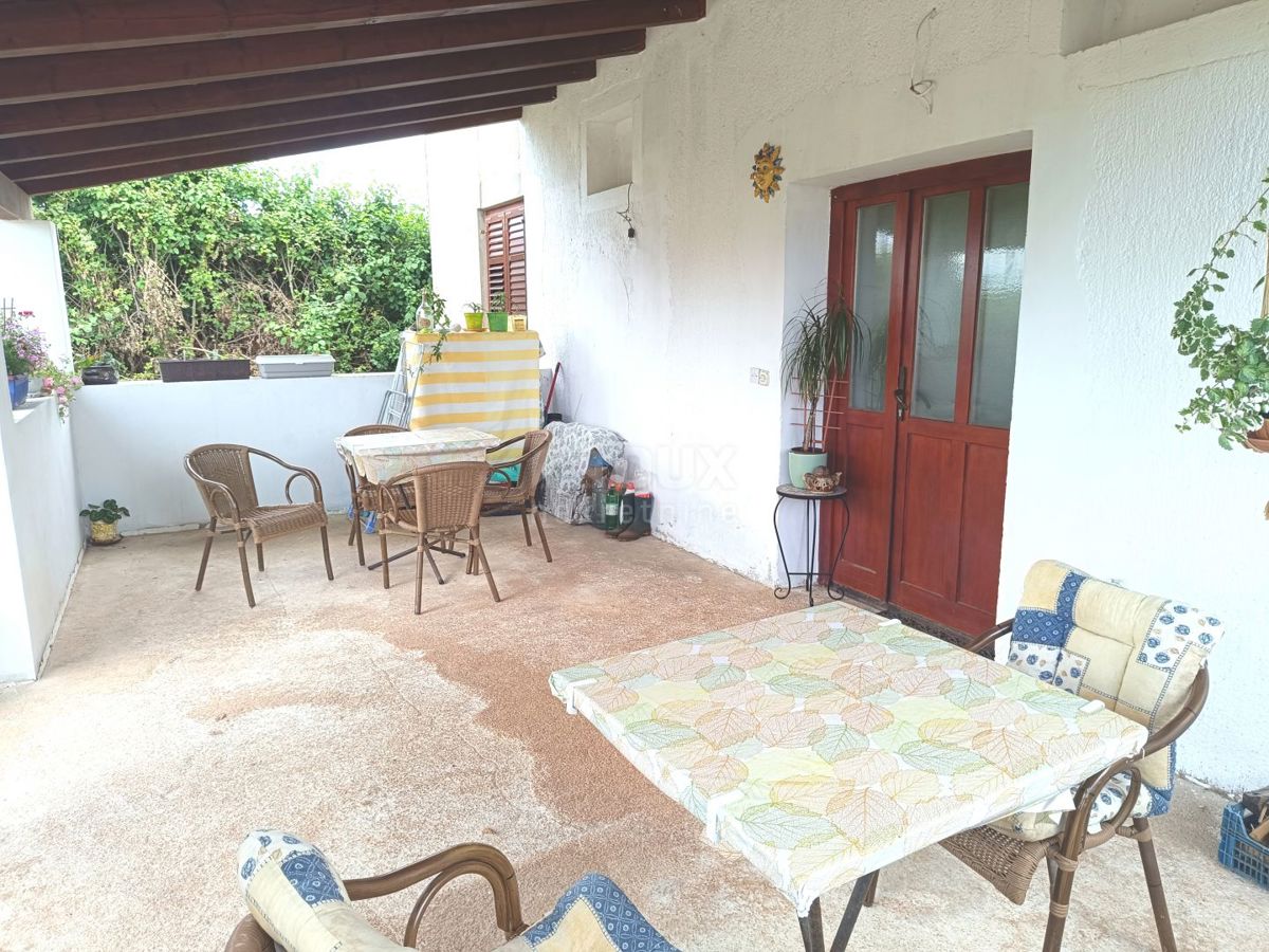 ISTRIA, VALTURA Piano terra con cortile in posizione tranquilla - 2 km dal mare!