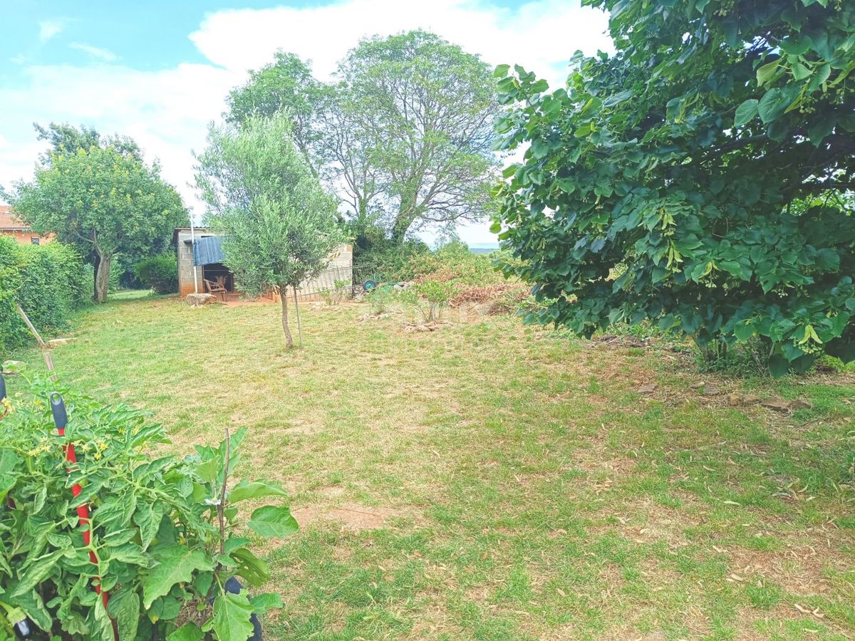 ISTRIA, VALTURA Piano terra con cortile in posizione tranquilla - 2 km dal mare!