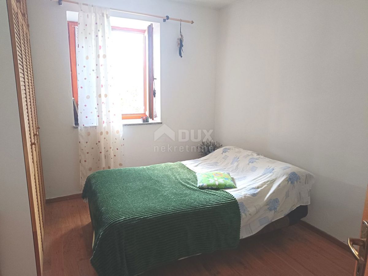 ISTRIA, VALTURA Piano terra con cortile in posizione tranquilla - 2 km dal mare!