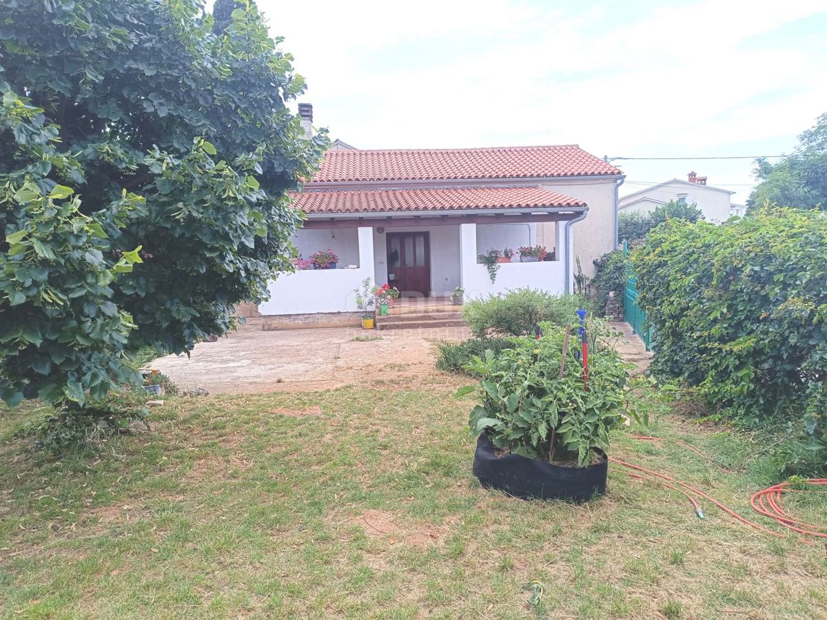 ISTRIA, VALTURA Piano terra con cortile in posizione tranquilla - 2 km dal mare!