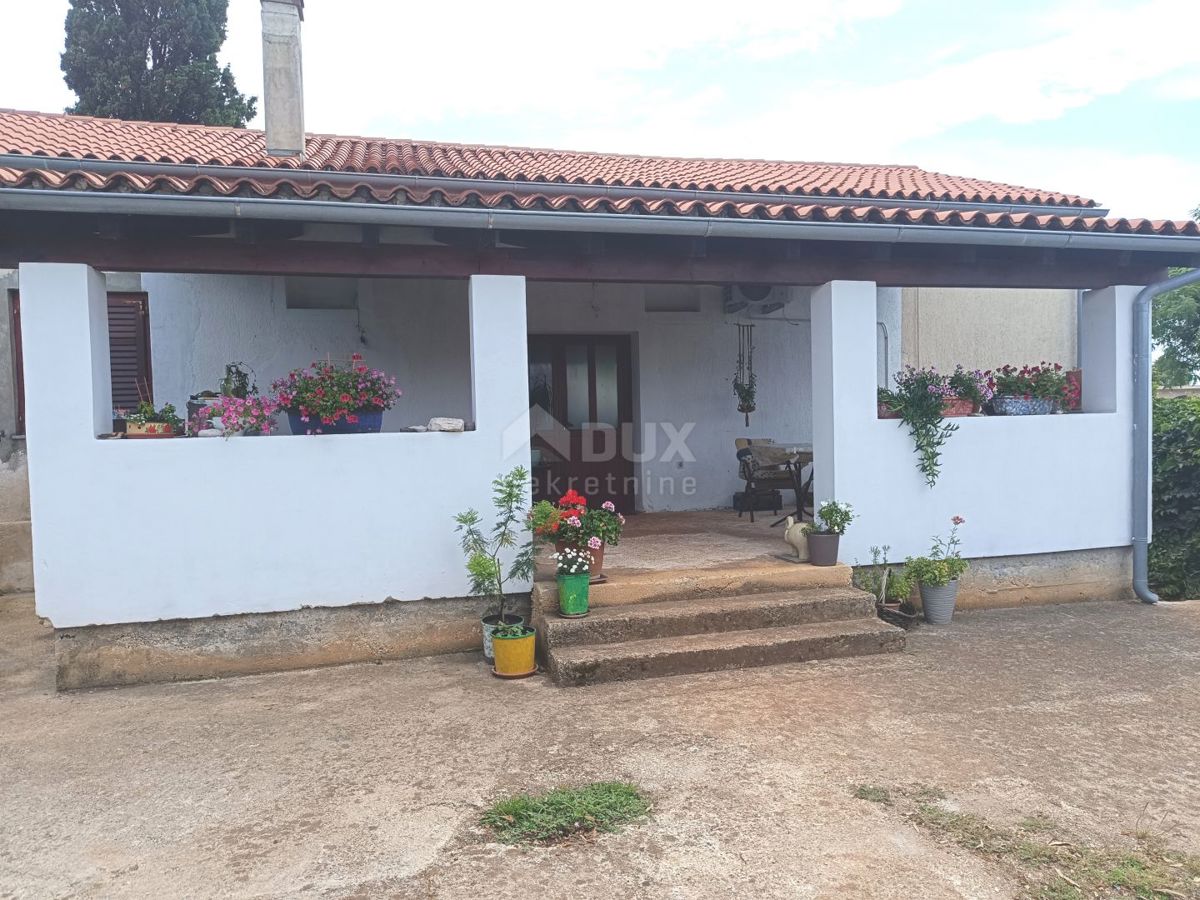 ISTRIA, VALTURA Piano terra con cortile in posizione tranquilla - 2 km dal mare!