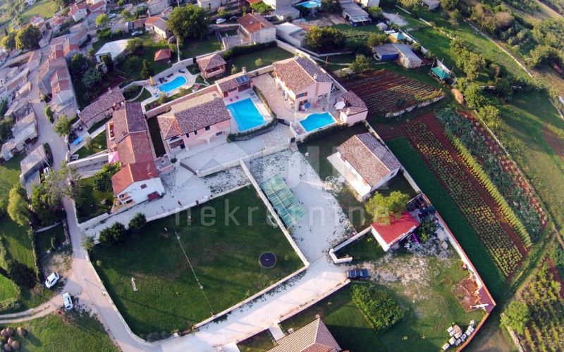 ISTRIA, BARBAN - Villa con piscina e cucina estiva 